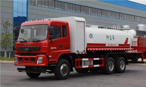 程力智造的程力威牌底盤及整車，其中的一體化抑塵車和園林綠化噴灑高壓消防多功能水車特別受到市場(chǎng)青睞。