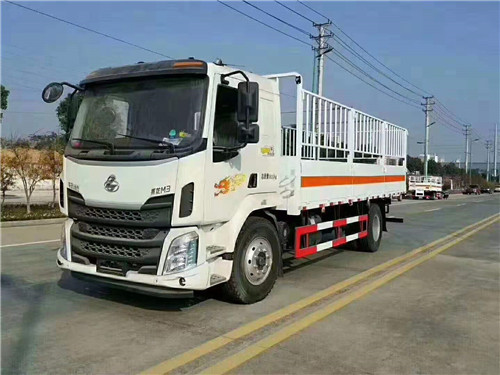 氣瓶運(yùn)輸車(chē)爆款車(chē)型經(jīng)典推薦:東風(fēng)柳汽廂長(zhǎng)6.8米氣瓶運(yùn)輸車(chē)