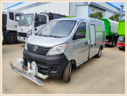 長安小型路面清洗人行道養(yǎng)護車產品介紹