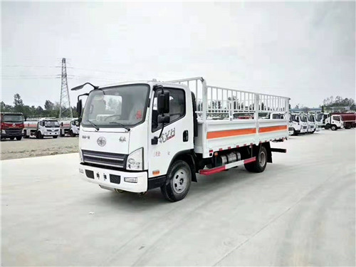 解放5米2氣瓶運(yùn)輸車專業(yè)運(yùn)輸液化氣瓶，氧氣瓶，乙炔氣瓶，氫氣瓶等壓縮氣體鋼瓶