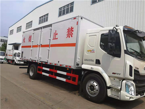 東風(fēng)柳汽廂長6.58米雜項(xiàng)危險品廂式貨車發(fā)車了