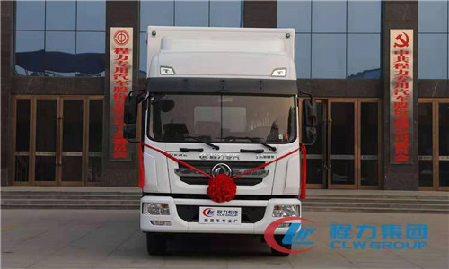 電視轉(zhuǎn)播車機(jī)動靈活，小型車載