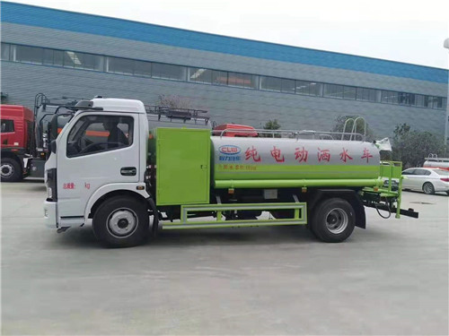 4.5噸純電動灑水車發(fā)往廣東，?？蛻羯馀d隆，用車愉快！