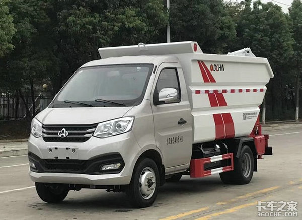 防滴漏的壓縮式垃圾車(chē) 請(qǐng)開(kāi)始你的表演