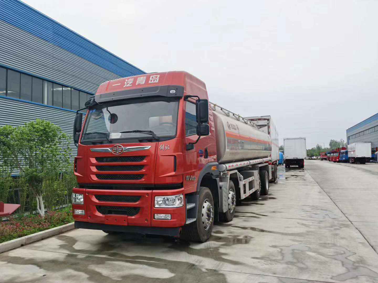 解放前四后六29方普通液體運輸車技術(shù)參數(shù)介紹