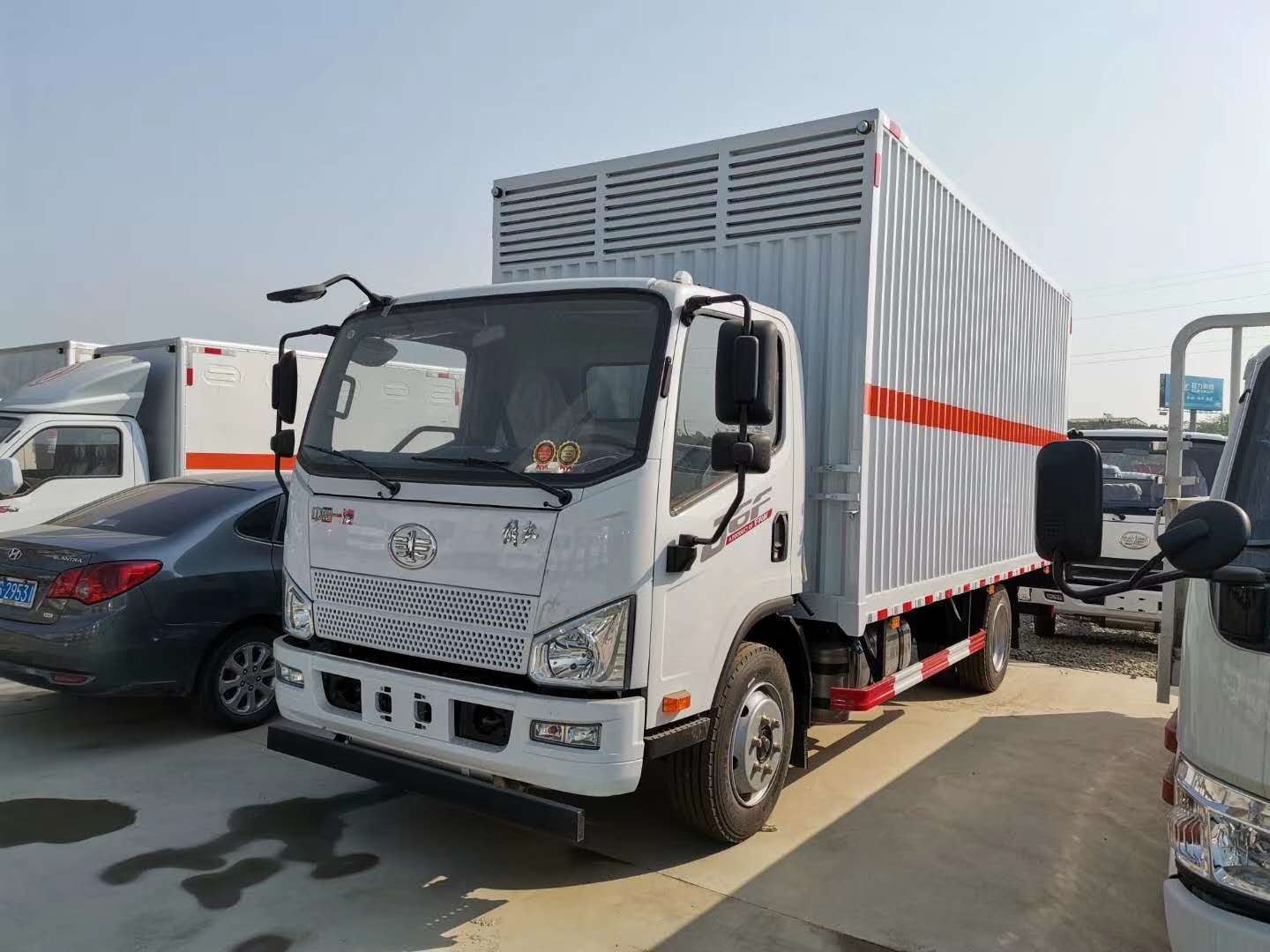 國五解放J6F易燃?xì)怏w廂式運輸車詳細(xì)參數(shù)介紹