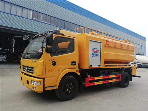 東風(fēng)多利卡D7清洗吸污車現(xiàn)車壹臺(tái)，污水罐7方，清水罐2.7方