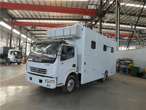 國五東風(fēng)多利卡餐車，水箱400升，滿足150人生活需求