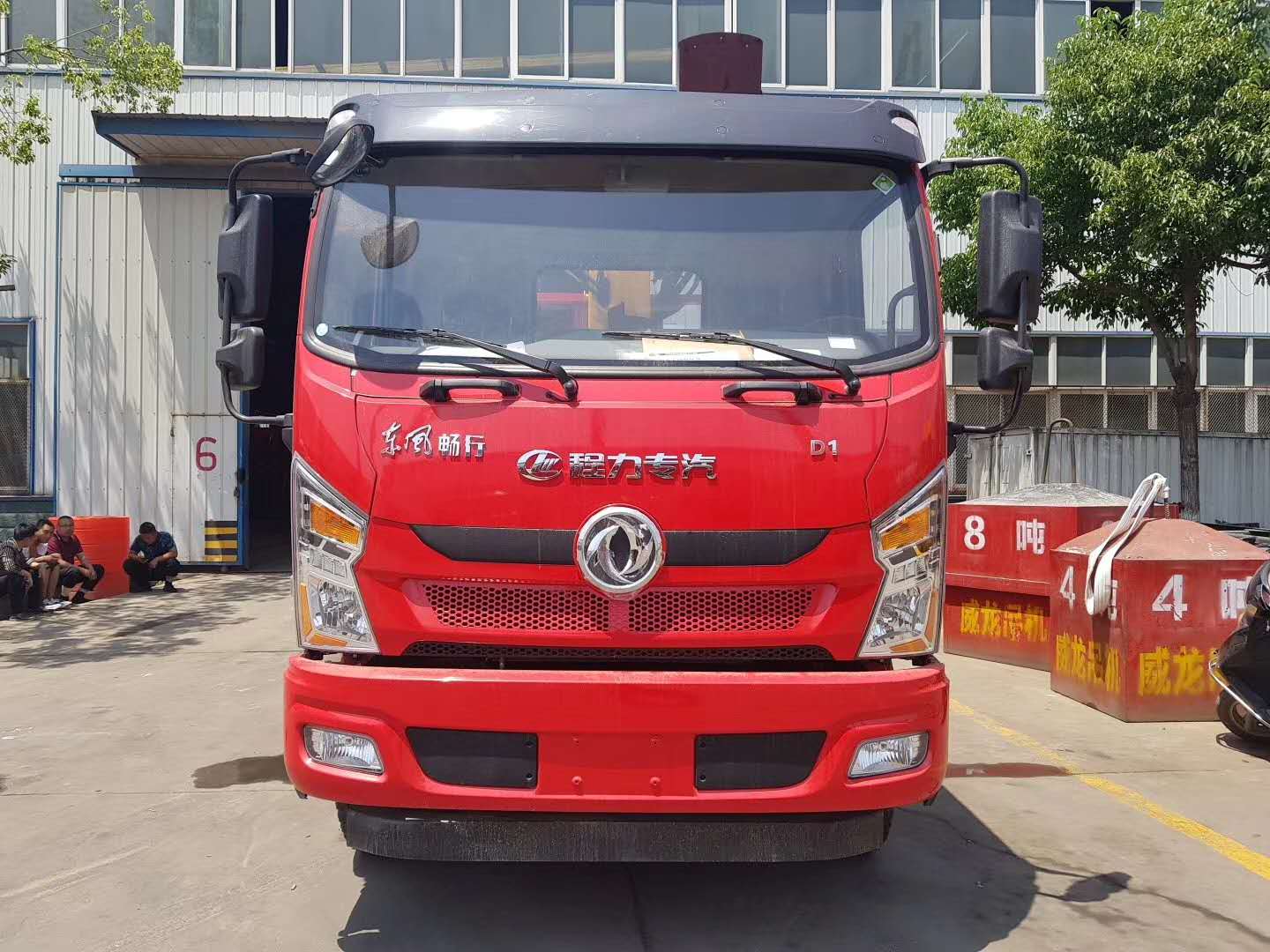 東風(fēng)暢行D1隨車吊匹配玉柴160馬力，徐工6.3噸4節(jié)上操作吊機，5.1米貨廂