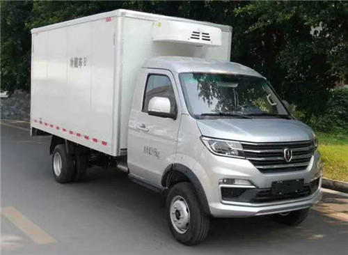 金杯廂長(zhǎng)3.4米冷藏車(chē)，容積9立方米