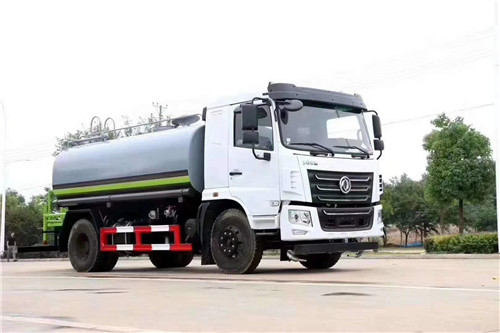 國(guó)六東風(fēng)華神F5 灑水車， 國(guó)六玉柴165現(xiàn)車一臺(tái)