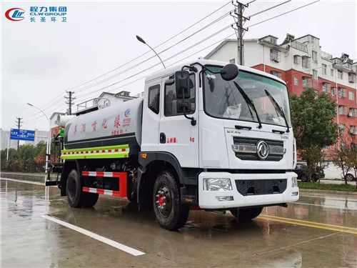 現(xiàn)車！現(xiàn)車！現(xiàn)車！東風D9灑水車圖片參數(shù)介紹