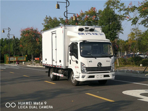 陜汽輕卡徳龍K3000國(guó)六濰柴130馬力冷藏車(chē)符合國(guó)家新規(guī)，現(xiàn)車(chē)多多，藍(lán)牌車(chē)的首選