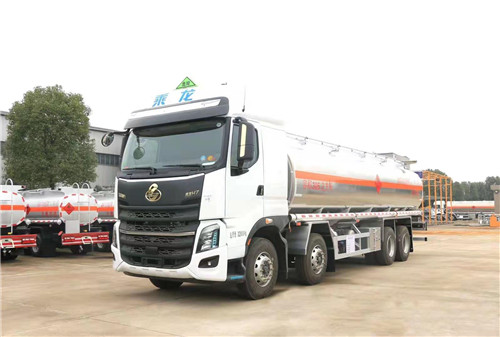 顏值擔當，實力悍將東風柳汽8*4運油車（國六）全國熱銷