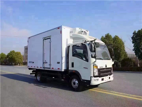 重汽豪沃國六“小金?！崩洳剀嚕F(xiàn)車一臺(tái)，隨提隨走