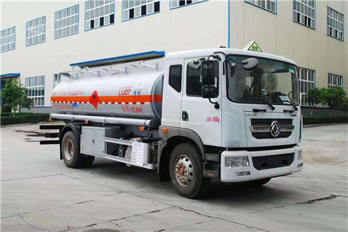 國六東風D9型10.8噸柴油加油車、13方國六東風油罐車