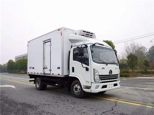 陜汽德龍輕卡寬體手動擋國六130馬力冷藏車藍牌，4.1米國六冷藏車