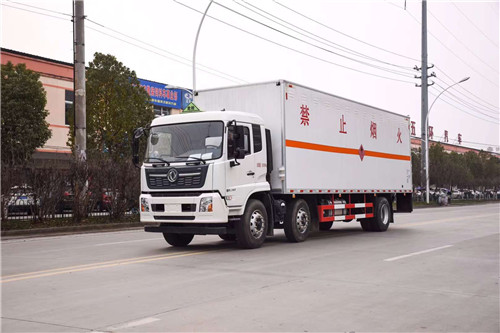 國(guó)六天錦小三軸易燃液體、氣體、雜項(xiàng)廂式運(yùn)輸車