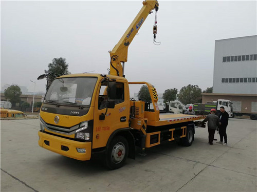 國(guó)六東風(fēng)D8清障車(chē)匹配徐工4噸4節(jié)臂吊機(jī)圖片