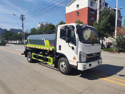 福田時代領(lǐng)航H2灑水車廠家直銷，價格優(yōu)惠
