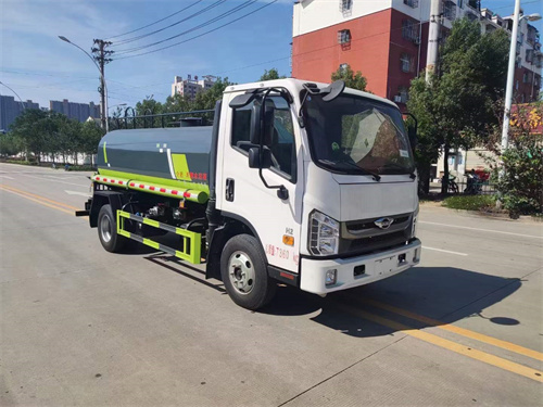 福田時代領(lǐng)航H2 5方灑水車廠家直銷，價格優(yōu)惠