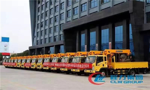 程力多用途隨車吊穩(wěn)居國內(nèi)領(lǐng)先地位。