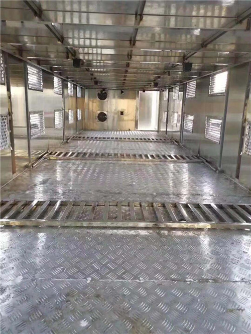 歐曼前四后八雛禽運(yùn)輸車(chē)圖片