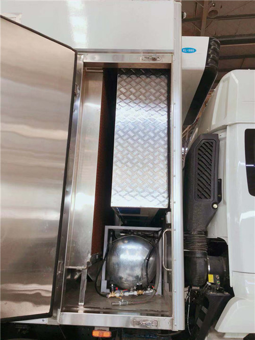 選裝部分:空氣過濾系統(tǒng)及水簾制冷加濕: 選裝部分:空氣過濾系統(tǒng)及水簾制冷加濕: