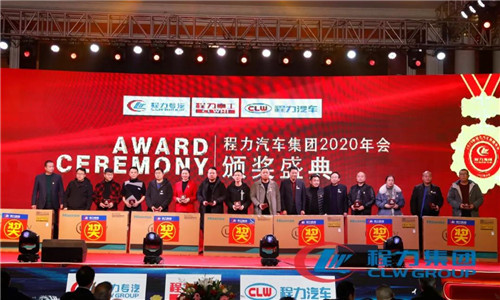 　“四五”期間增長的亮點項目為：委改、軍品、底盤、外貿(mào)、新能源車、商務(wù)車、應(yīng)急車制造、隨車裝備制造、高端專用制造、配套件制造等十大領(lǐng)域集中發(fā)力。