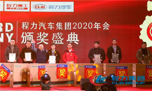 　“四五”期間增長的亮點項目為：委改、軍品、底盤、外貿(mào)、新能源車、商務(wù)車、應(yīng)急車制造、隨車裝備制造、高端專用制造、配套件制造等十大領(lǐng)域集中發(fā)力。