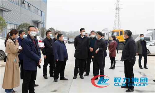 程力汽車集團(tuán)總經(jīng)理程阿羅對曹廣晶副省長在百忙之中來程力汽車集團(tuán)調(diào)研表達(dá)衷心感謝，向領(lǐng)導(dǎo)們立下了軍令狀，程力一定會抓好目前產(chǎn)能恢復(fù)和國家相關(guān)優(yōu)惠政策的大好機(jī)遇，在保質(zhì)保量完成既定生產(chǎn)目標(biāo)任務(wù)的同時，緊跟時代步伐加大先進(jìn)技術(shù)和新產(chǎn)品的研發(fā)投入，牢牢把握市場的發(fā)展動向。始終把品牌發(fā)展、品牌效應(yīng)作為首要工作任務(wù)，將程力這一優(yōu)秀的品牌打造成為湖北省優(yōu)秀民營企業(yè)的一張“金字招牌”。