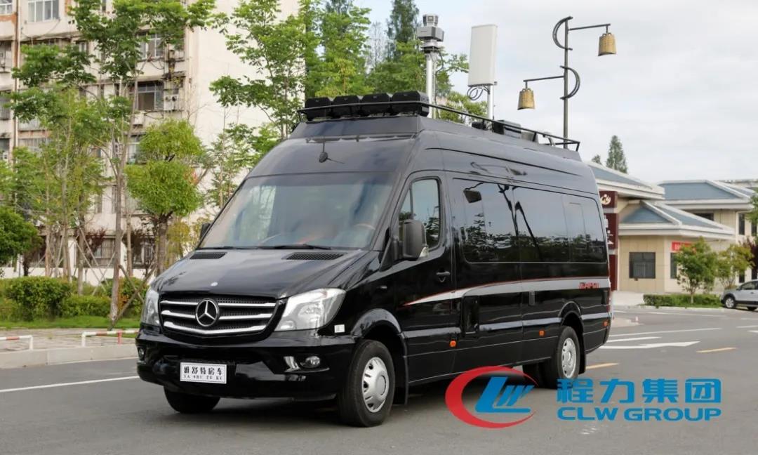 程力高端奔馳無(wú)線通信壓制車(chē)
