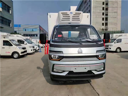 國(guó)六豪沃新款智相跨界冷藏車，3.8米藍(lán)牌國(guó)六冷藏車