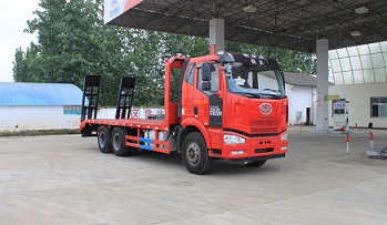 國(guó)五解放后雙橋平板運(yùn)輸車(chē)