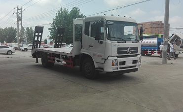 國(guó)四東風(fēng)平板運(yùn)輸車(chē)