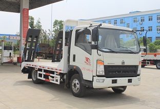 國(guó)五重汽王牌平板運(yùn)輸車(chē)
