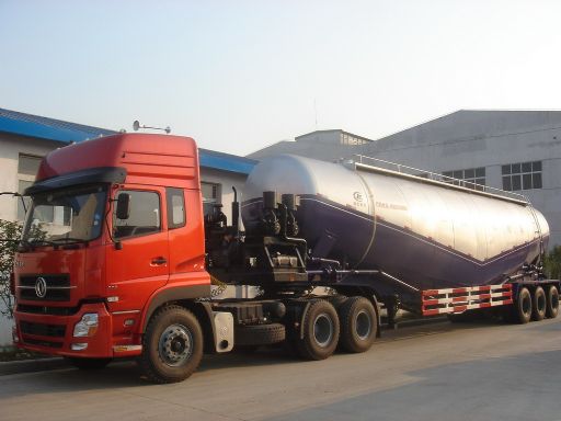 三軸散裝水泥半掛車(chē)